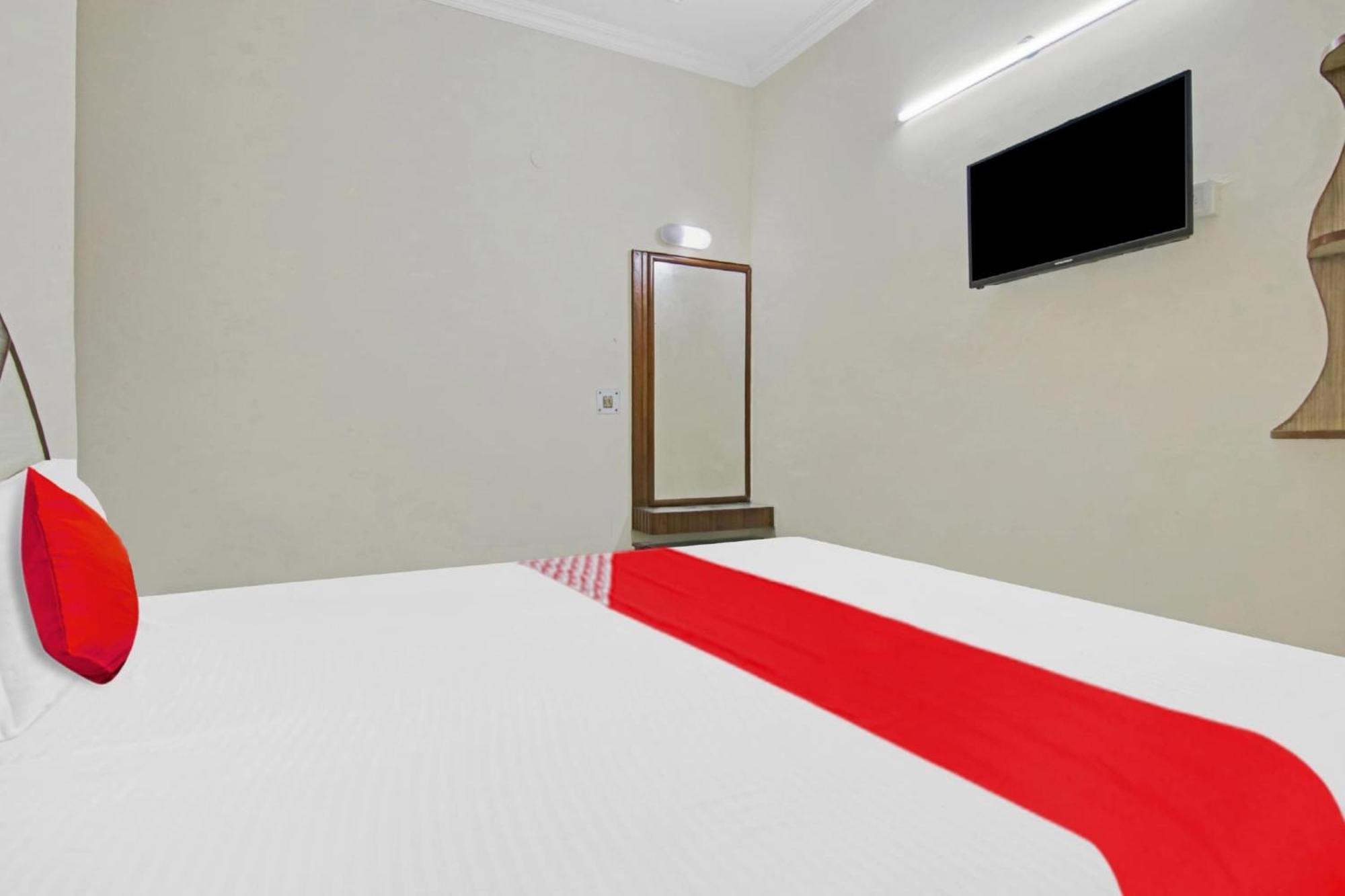 Hotel O Rak International New Delhi Eksteriør billede