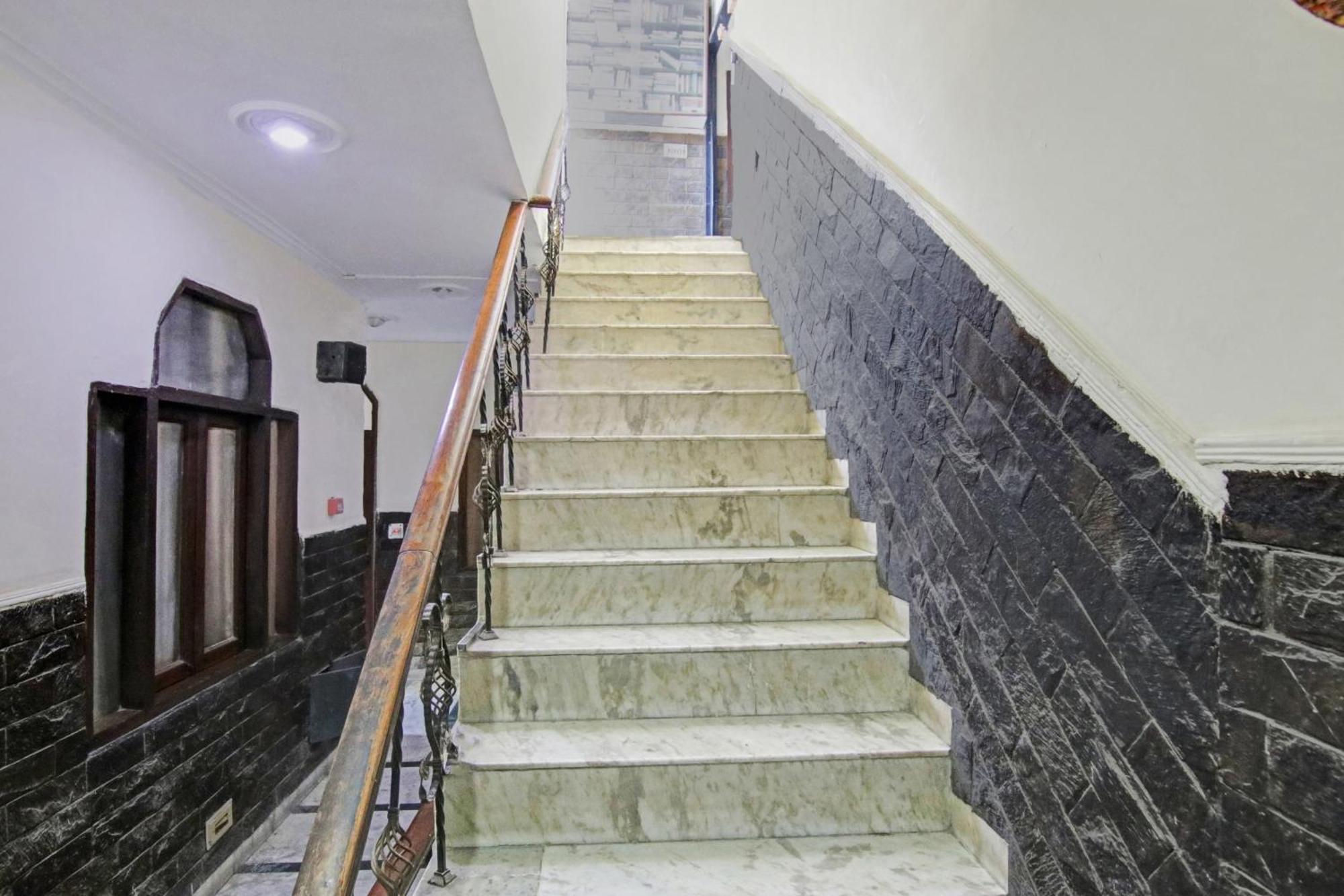 Hotel O Rak International New Delhi Eksteriør billede